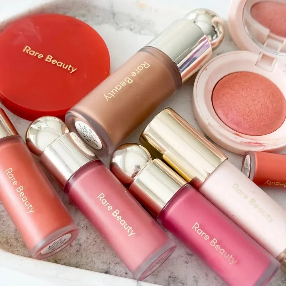 Rare Beauty Lip Gloss Liquid B - Beauty Makeup Look recensione e prezzo